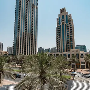 شقة Prime Retreats - 29 Emaar Boulevard Downtown, دبي